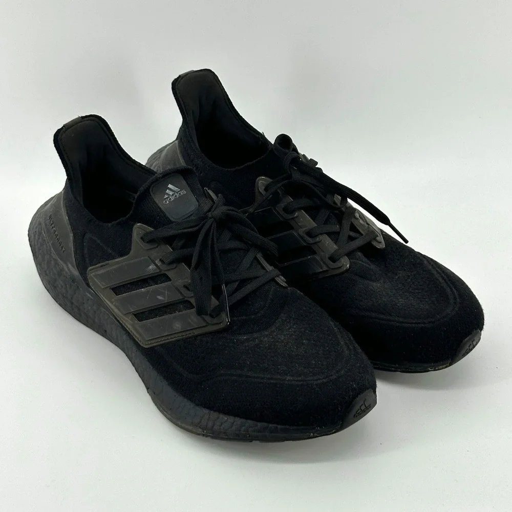 adidas Boost Men's Low Top Lace-Up Sneakers Black Cushioned Rubber Outsole